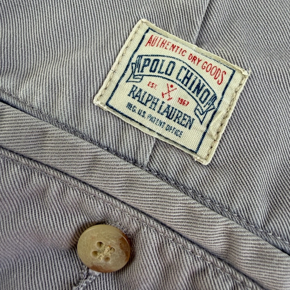 POLO 👕 Ralph Lauren Vintage Light Gray Cotton Chino 9” Pleated Shorts - Size 36